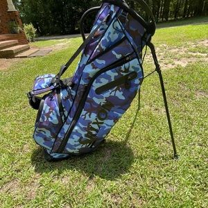 Srixon golf bag. Unisex.